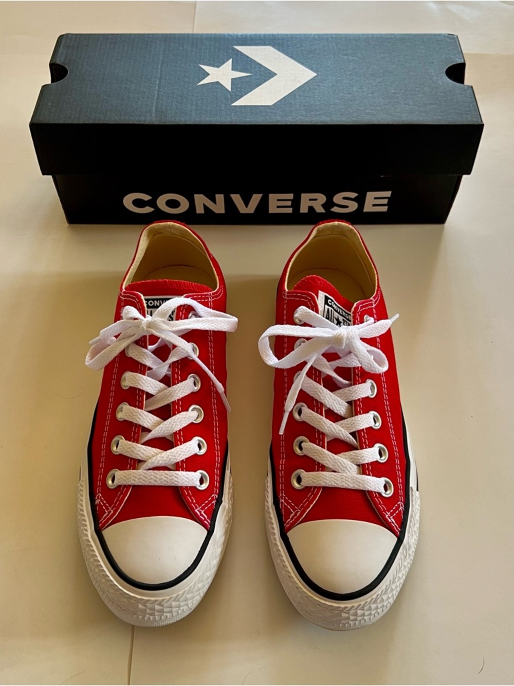 New in Box Converse Chuck Taylor All Star Low Top Size 7.5 Red Shoes Sneakers